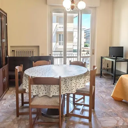 Apartament Trilocale A 50mt Dal Mare, - M077