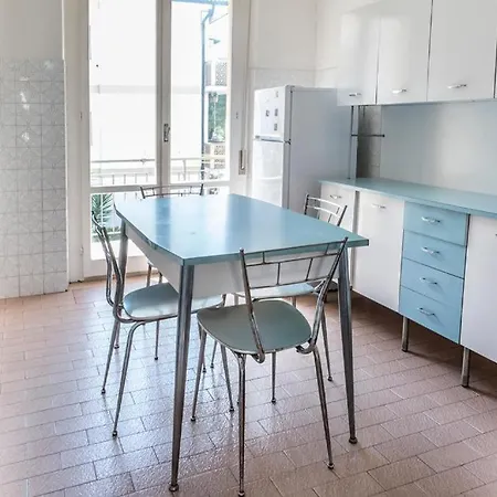 Trilocale A 50mt Dal Mare, - M077 *