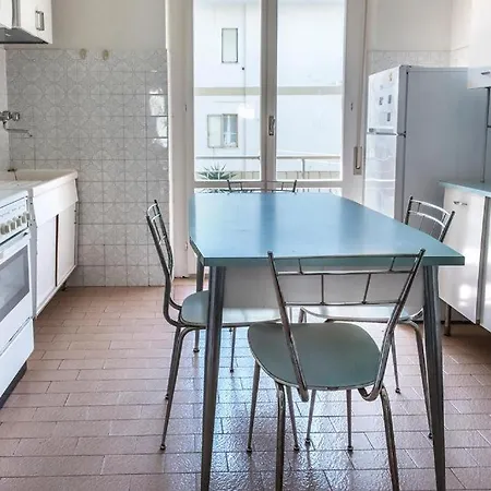 Trilocale A 50mt Dal Mare, - M077