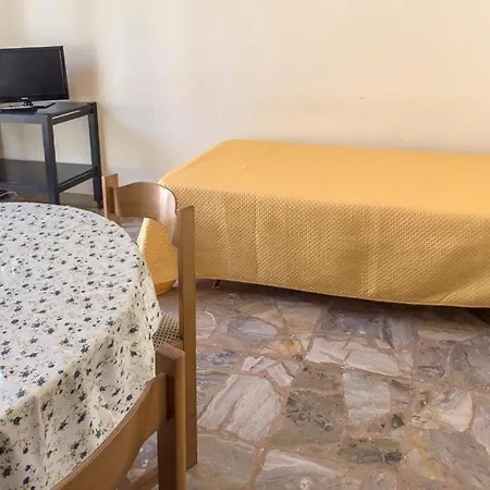 Trilocale A 50mt Dal Mare, - M077 *