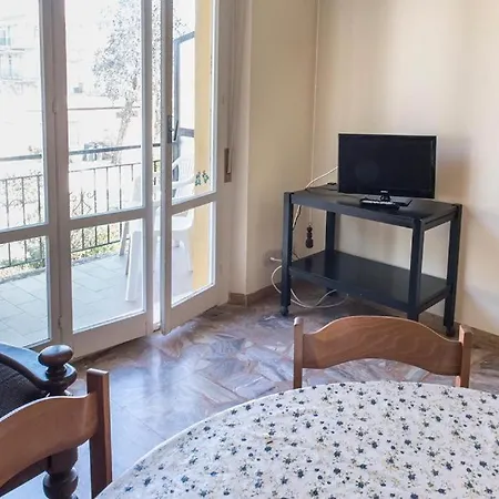 Apartament Trilocale A 50mt Dal Mare, - M077