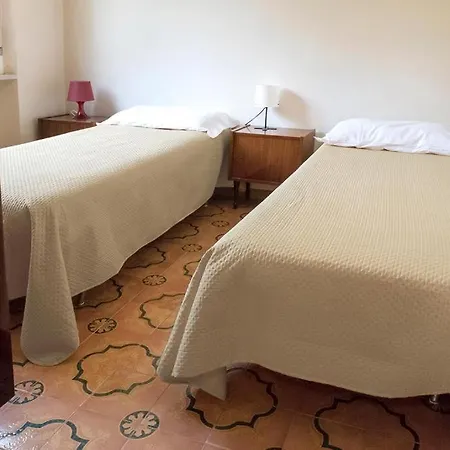 Διαμέρισμα Trilocale A 50mt Dal Mare, - M077 *