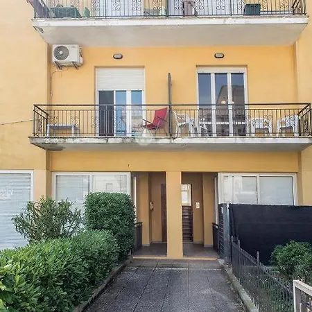 Trilocale A 50mt Dal Mare, - M077